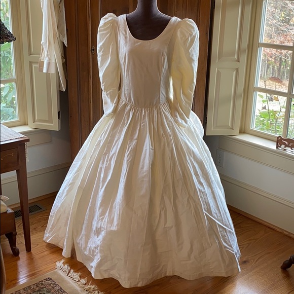 Poshmark Buy And Sell Fashion Home Decor Beauty More